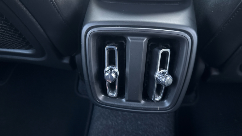 Volvo Xc40 2.0 B4P R DESIGN Pro 5dr Auto Petrol Estate